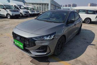 福特 福克斯 2022款 三厢 EcoBoost 180 自动ST Line