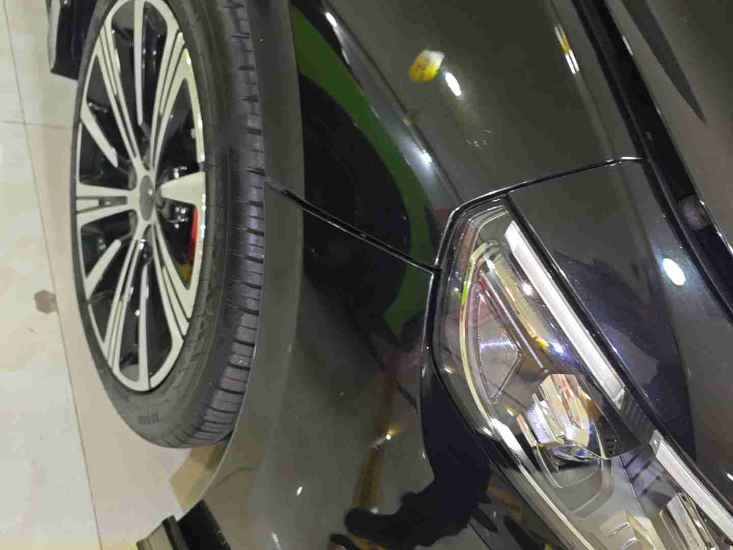 前保险杠安装轻微异常实拍