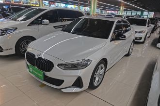 宝马1系 2023款 120i M运动曜夜版