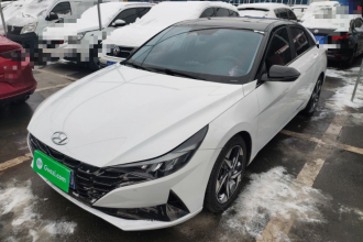 现代 伊兰特 2022款 1.5L CVT LUX尊贵版