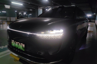 鸿蒙智行 问界M9 2024款 增程 Ultra版 42kWh 6座版