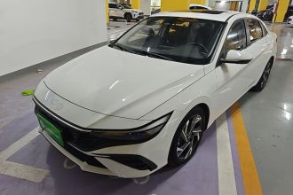 现代 伊兰特 2023款 1.5L CVT LUX尊贵版