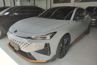 长安UNI-V 2024款 1.5T 尊贵运动型
