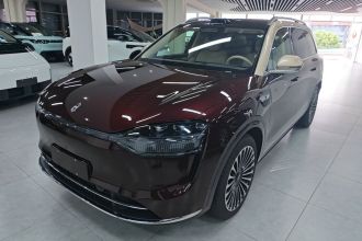 鸿蒙智行 问界M9 2025款 增程 Ultra版 52kWh 6座版 (192线激光雷达）