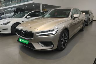 沃尔沃S60 2025款 B4 智远豪华版