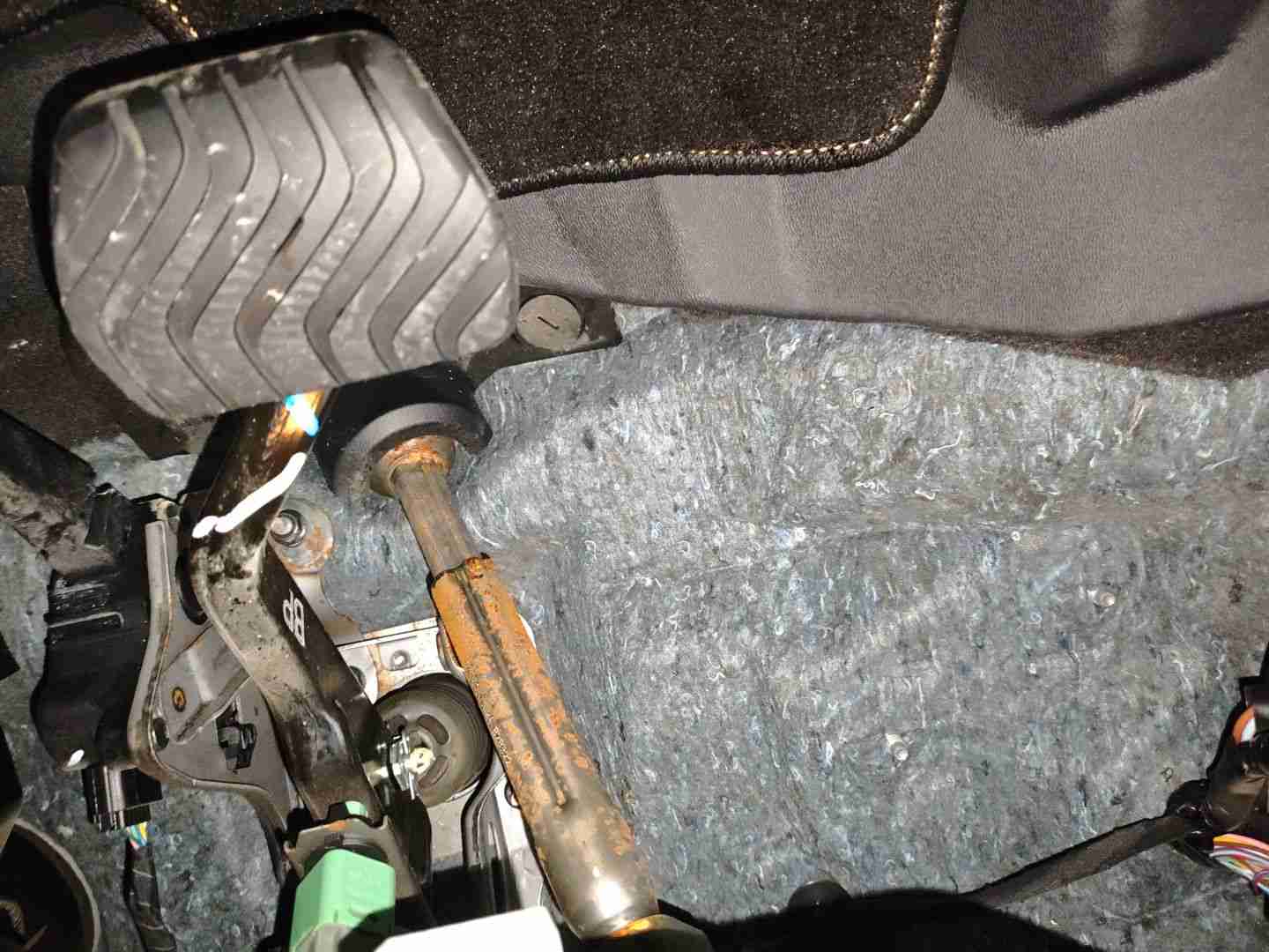 转向柱浮锈情况实拍