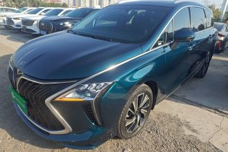 东风风行 风行游艇 2022款 1.5T DCT逐浪版