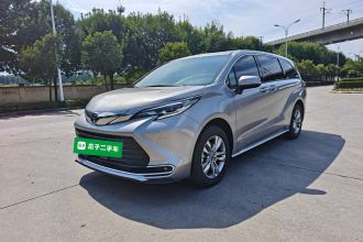 丰田 赛那SIENNA 2024款 2.5L混动 舒适版