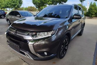 三菱 欧蓝德 2020款 2.0L 两驱畅享版 5座