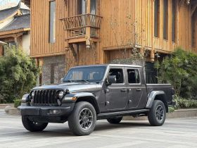 Jeep 角斗士 2023款 3.6L Overland