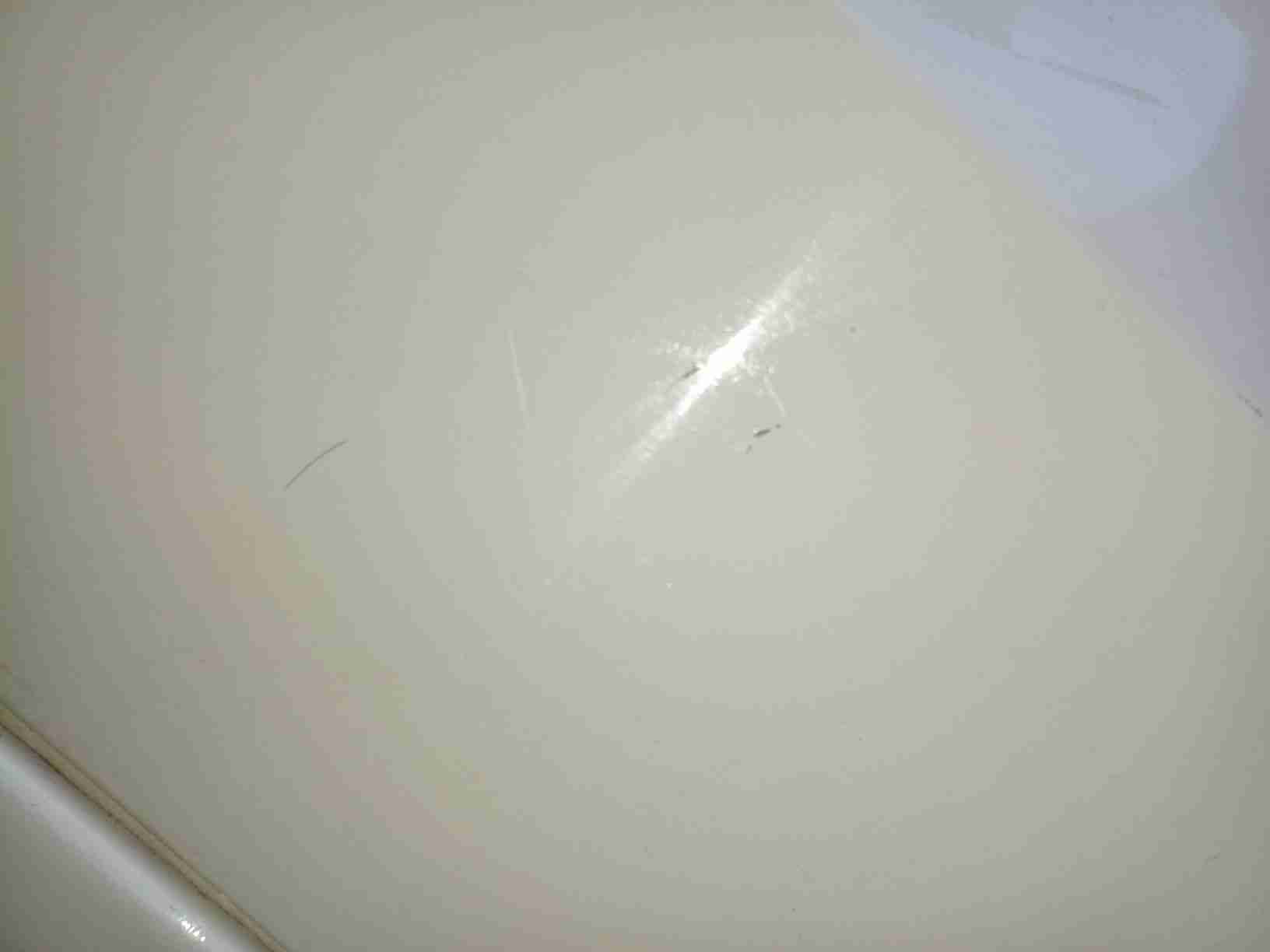 左侧后门漆面损伤实拍