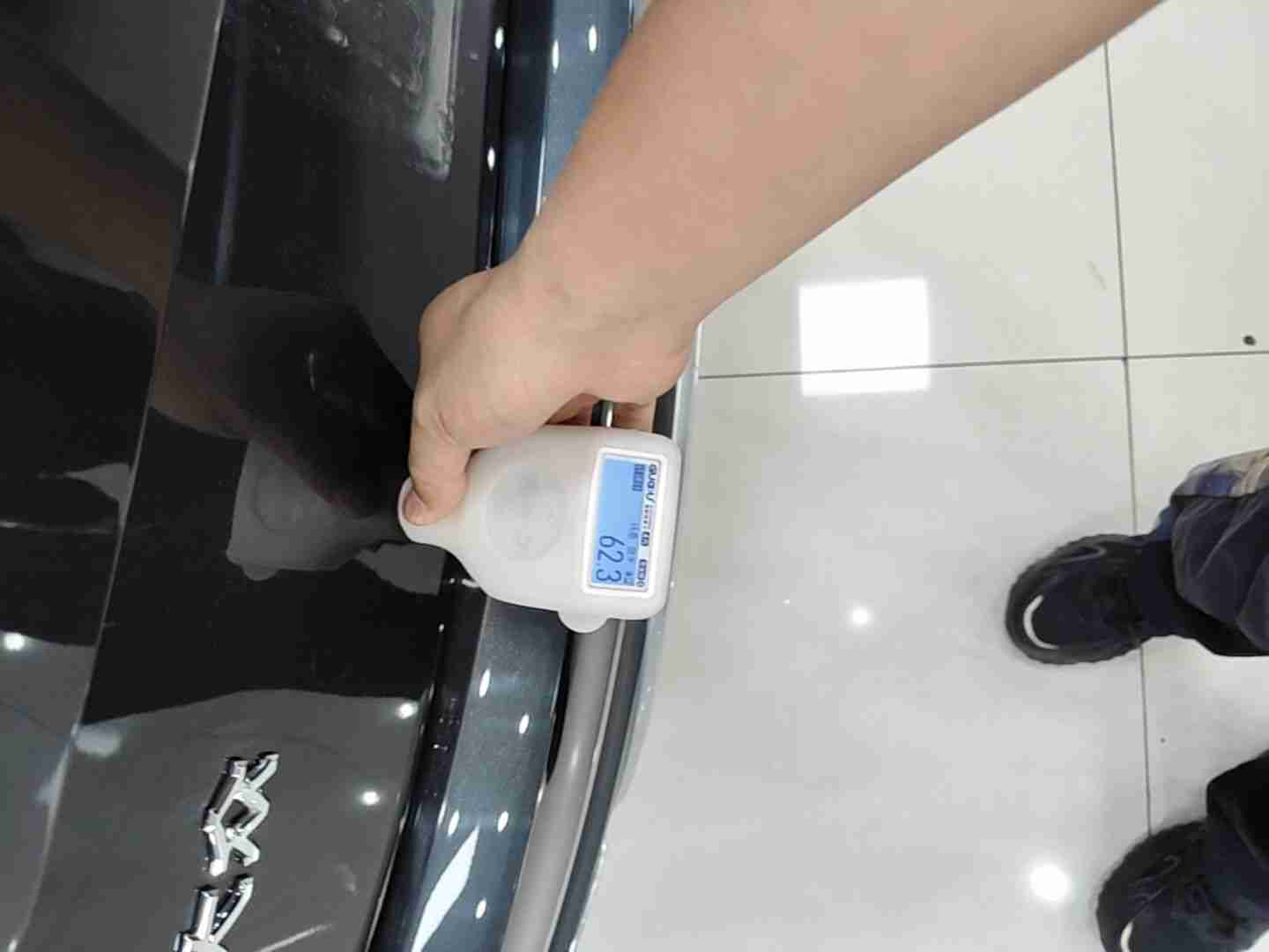后备箱盖更换及喷漆痕迹实拍