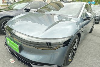 极氪007 2025款 四驱智驾版 75kWh