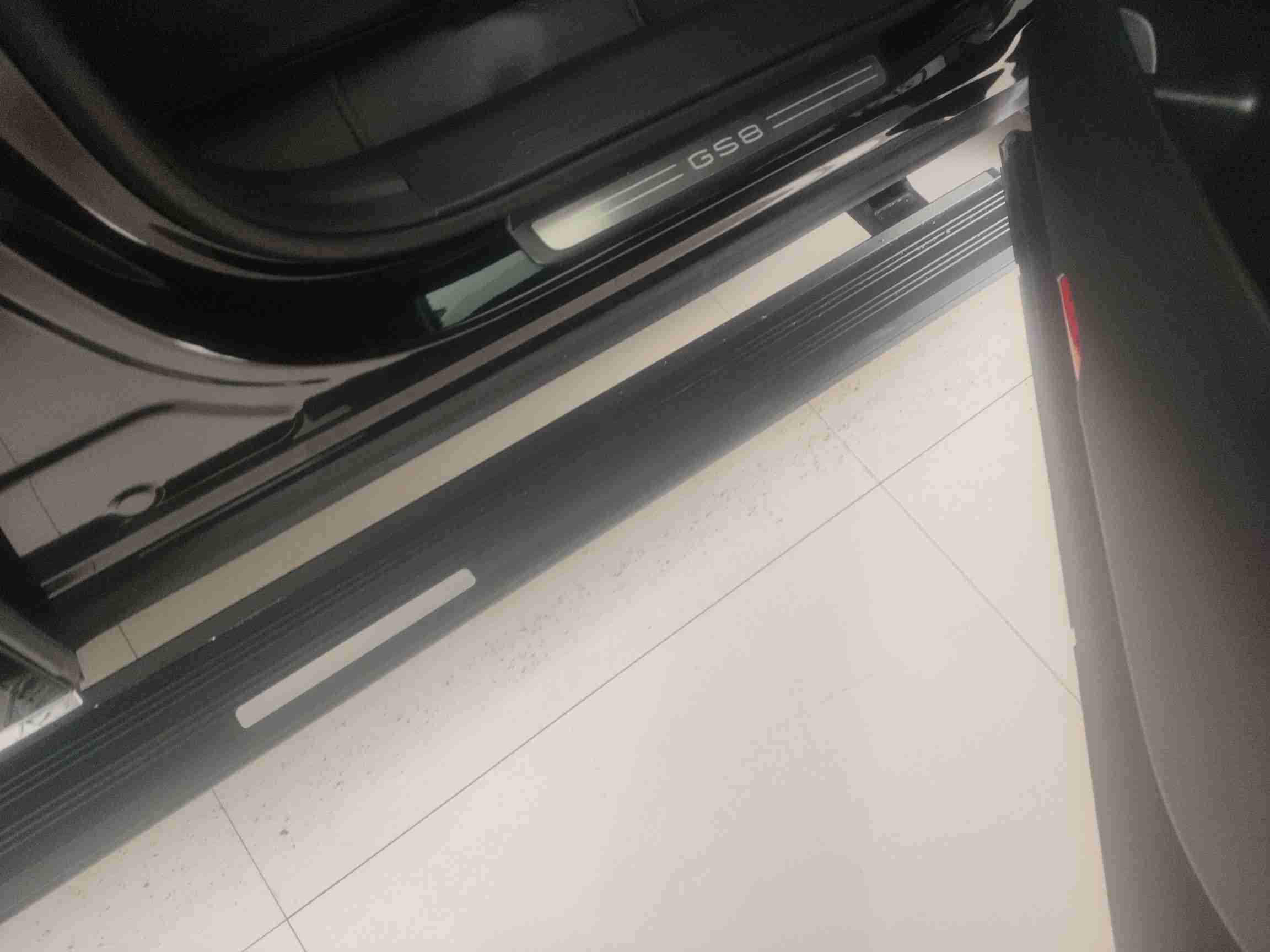 车辆加装登车踏板实拍