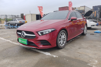 奔驰A级 2020款 改款 A 200 L 运动轿车动感型