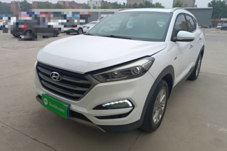 现代 途胜 2015款 1.6T 双离合两驱智能型