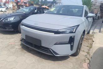 吉利银河 银河L6 2025款 EM-i 140km 探索+版