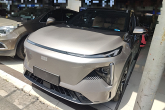 吉利银河 银河L7 2024款 1.5T 115km PLUS  龙腾版