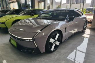 小鹏P7 2025款 702 长续航 Ultra