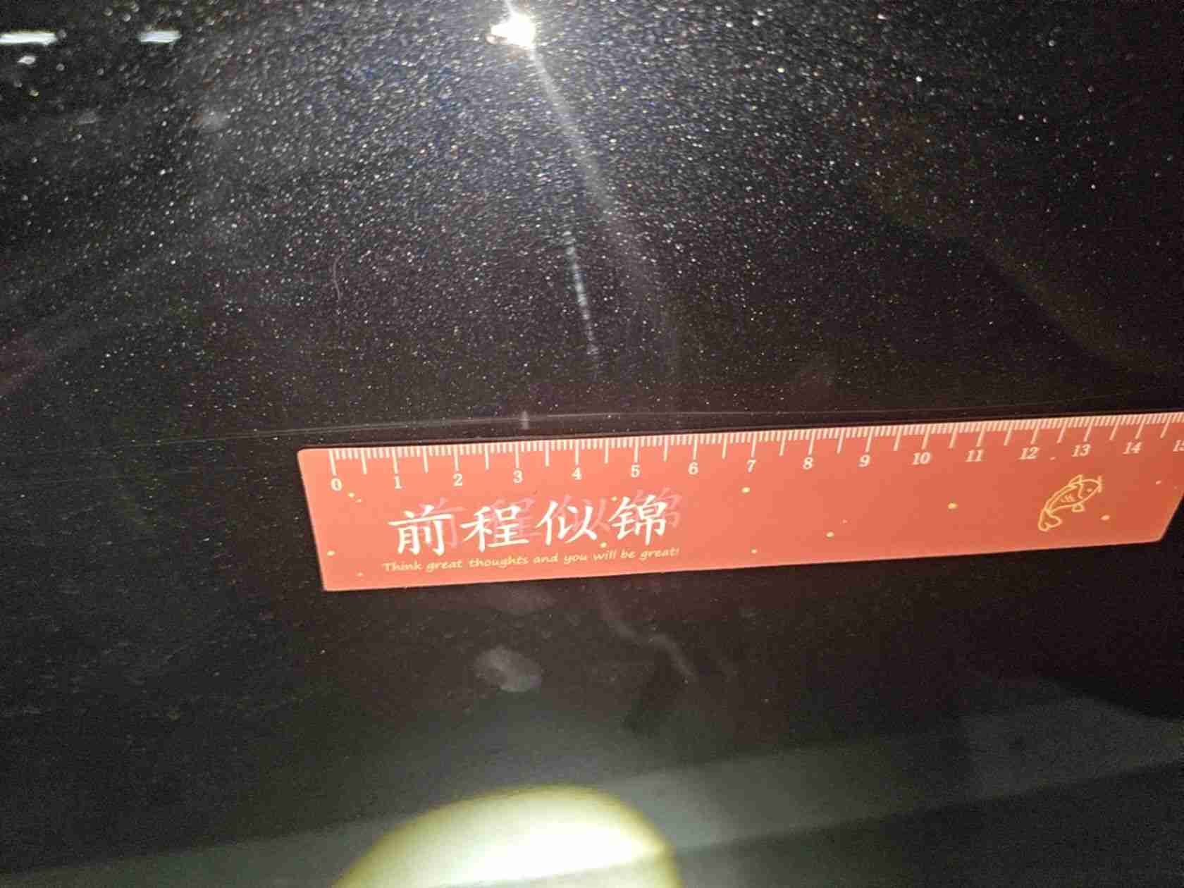 左侧前门漆面轻微刮伤实拍