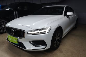 沃尔沃S60 2024款 B4 智逸豪华版