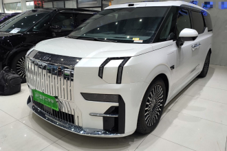 极氪009 2024款 七座过道版四驱 108kWh