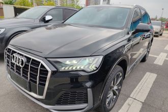 奥迪Q7 2023款 55 TFSI quattro S line运动型