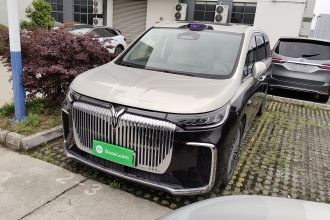 岚图汽车 岚图梦想家 2025款 PHEV 四驱旗舰乾崑版