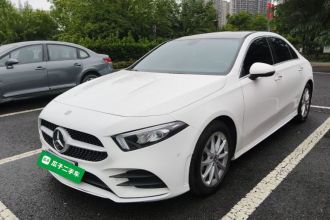 奔驰A级 2020款 改款 A 200 L 运动轿车时尚型