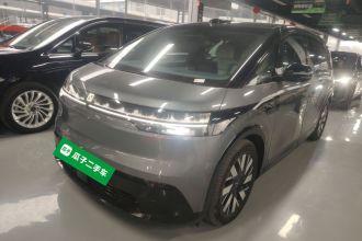 极氪MIX 2025款 长续航智驾版