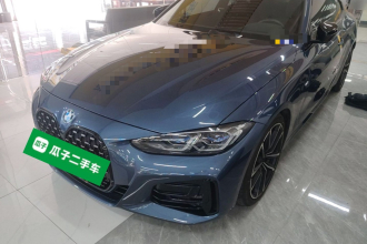 宝马4系 2022款 改款二 430i M运动曜夜套装