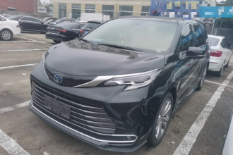 丰田 赛那SIENNA 2023款 2.5L混动 尊贵版