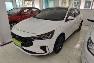 福特 福克斯 2022款 三厢 EcoBoost 180 自动竞速版