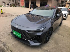 长安UNI-V 2022款 1.5T 尊贵型