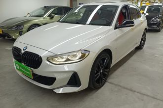 宝马1系 2022款 125i M运动曜夜版
