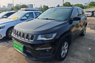 Jeep 指南者 2019款 200T 自动典尚版