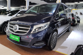 奔驰V级 2017款 V 260 L 尊贵加长版