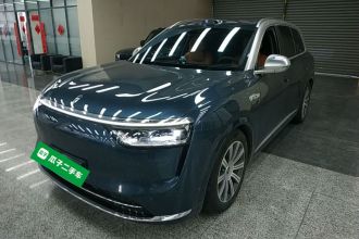 鸿蒙智行 问界M8 2025款 增程 Ultra版 53.4kWh 6座版 (192线激光雷达）