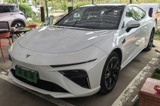 哪吒汽车 哪吒S 2023款 纯电 520km 后驱Lite版