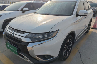 三菱 欧蓝德 2020款 2.4L 四驱致享版 5座