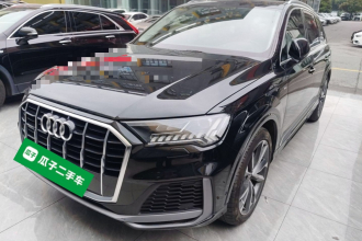 奥迪Q7 2022款 55 TFSI quattro S line运动型