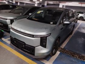 上汽大通MAXUS 大家7 2024款 改款 超混 长续航版 悦享版