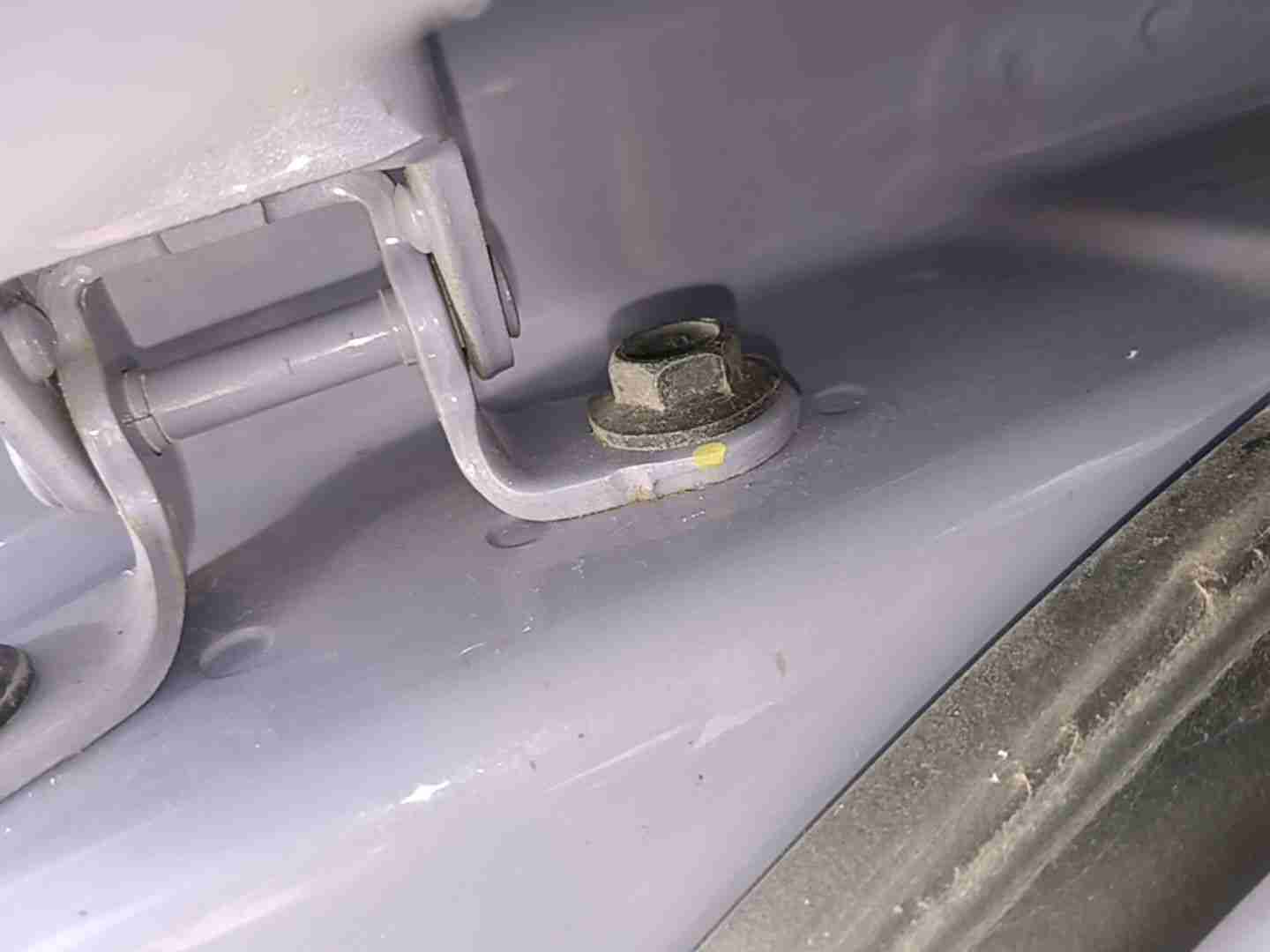 左侧前门更换修复痕迹实拍