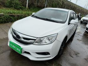 比亚迪 速锐 2015款 改款 1.5L 手动豪华型
