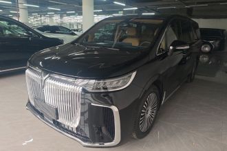 岚图汽车 岚图梦想家 2025款 PHEV 四驱尊贵鲲鹏版