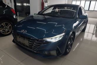 现代 伊兰特 2022款 1.5L CVT LUX尊贵版