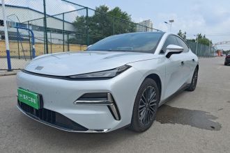 吉利银河 银河星耀8 2025款 130km EM-i 尊享版