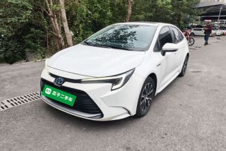 丰田 雷凌 2023款 智能电混双擎 1.8L 豪华版