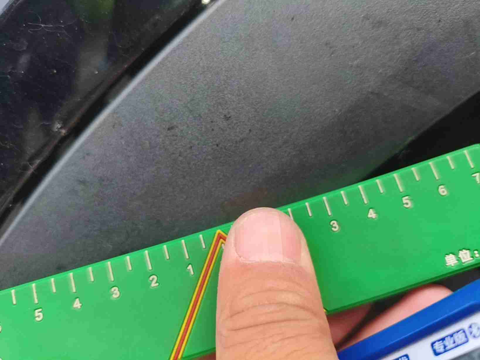 左后轮眉划痕实拍