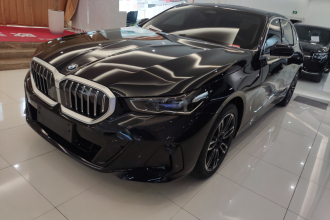宝马5系 2025款 530Li 领先型 M运动套装